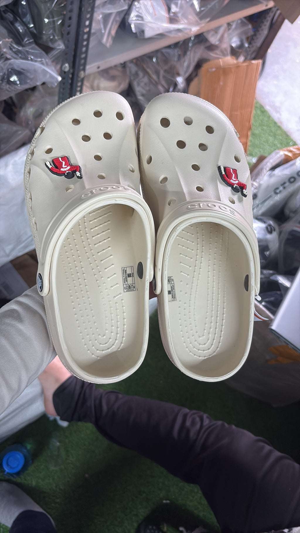 Crocs classic baya clogs (beige)