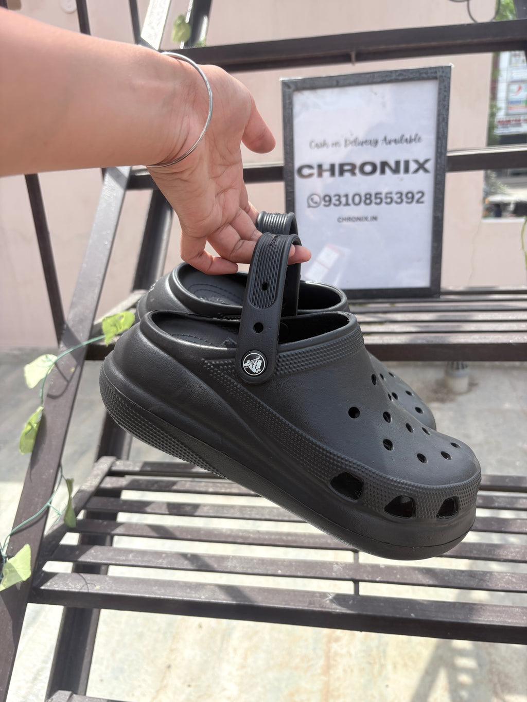 Crush Clogs (Black)