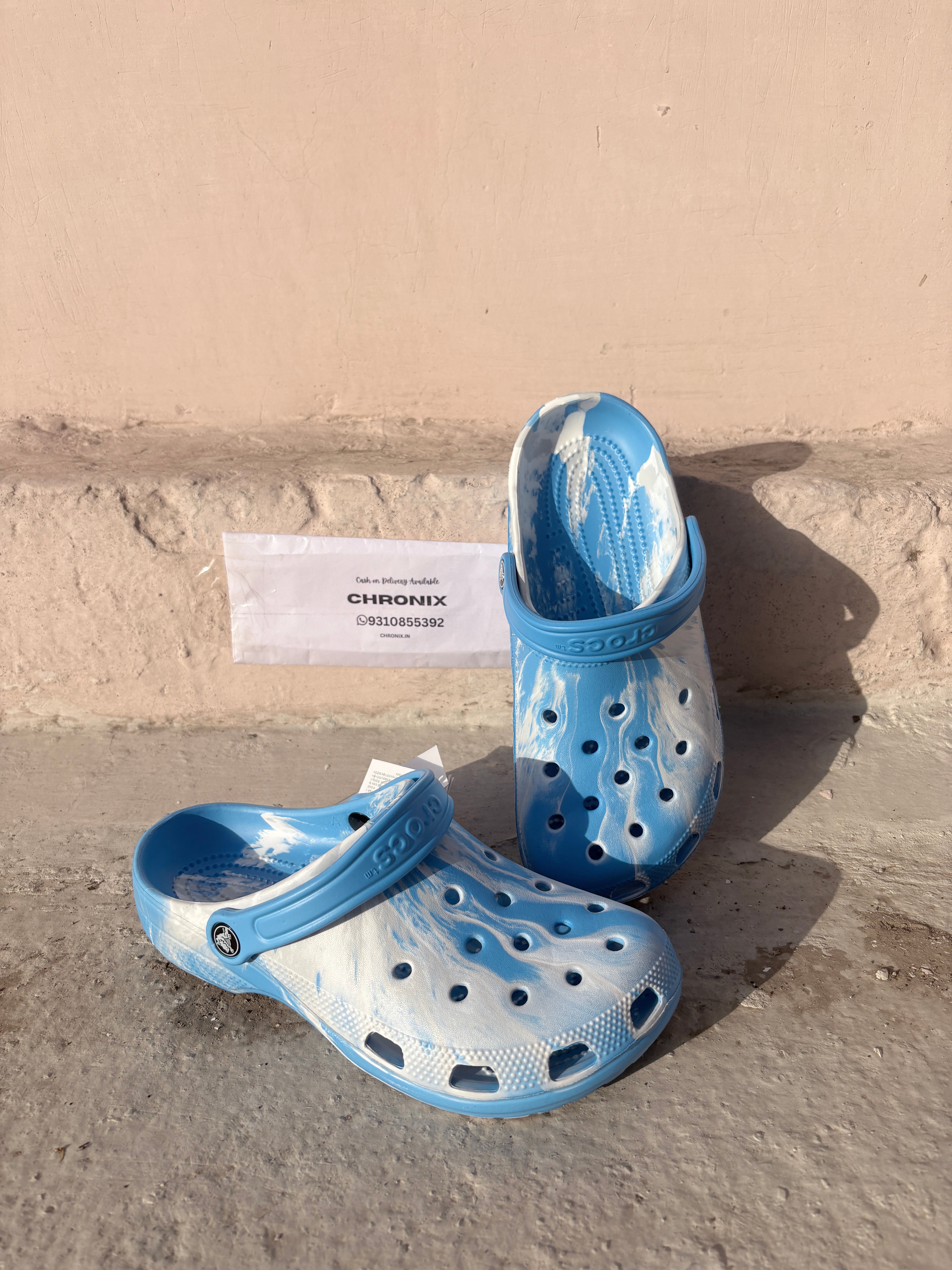 Crocs Classic clogs (Ocean Wave Blue)