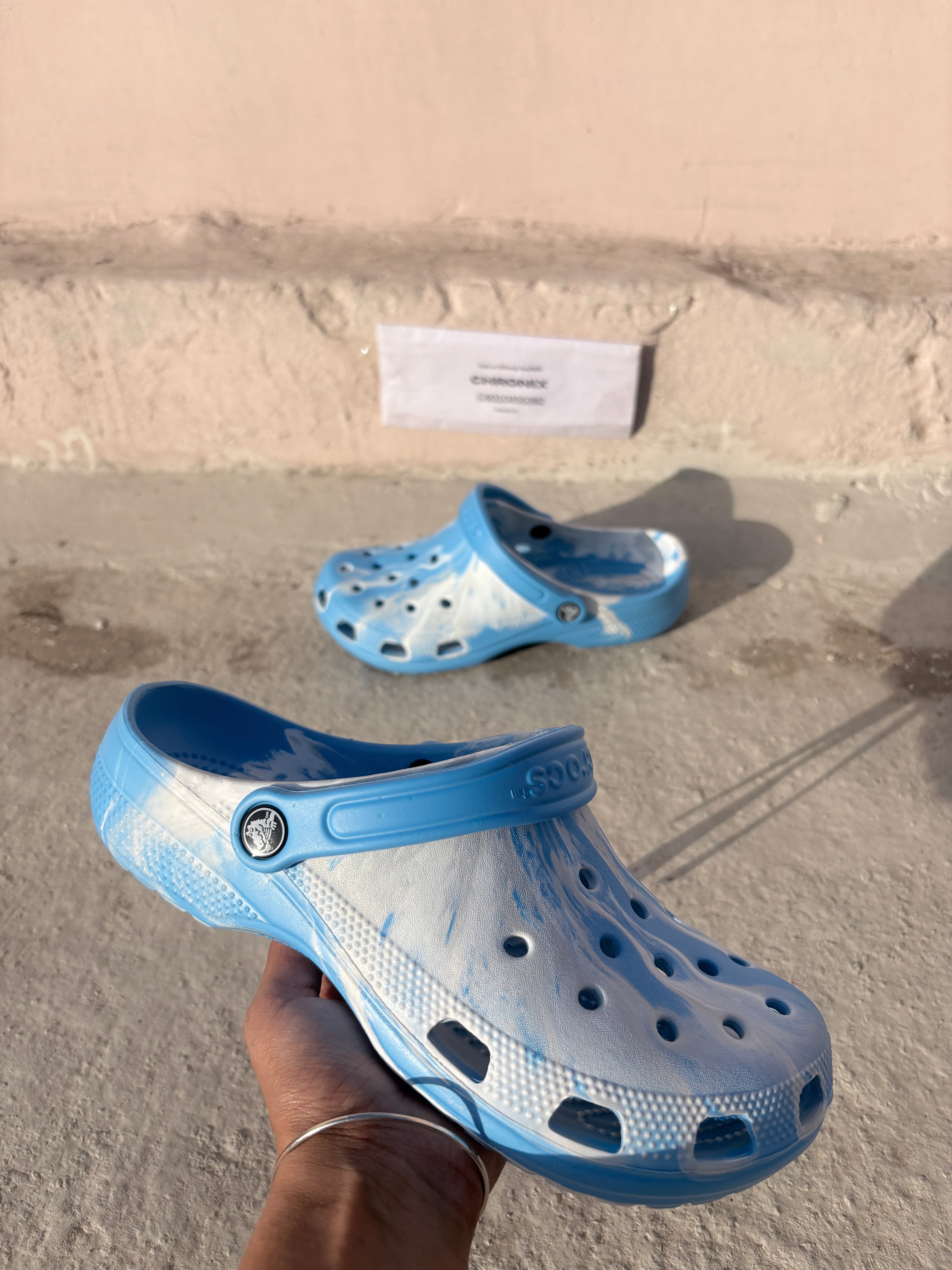 Crocs Classic clogs (Ocean Wave Blue)