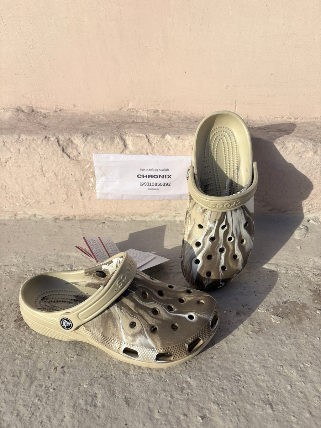 Crocs Classic clogs (Beige Golden Dune)