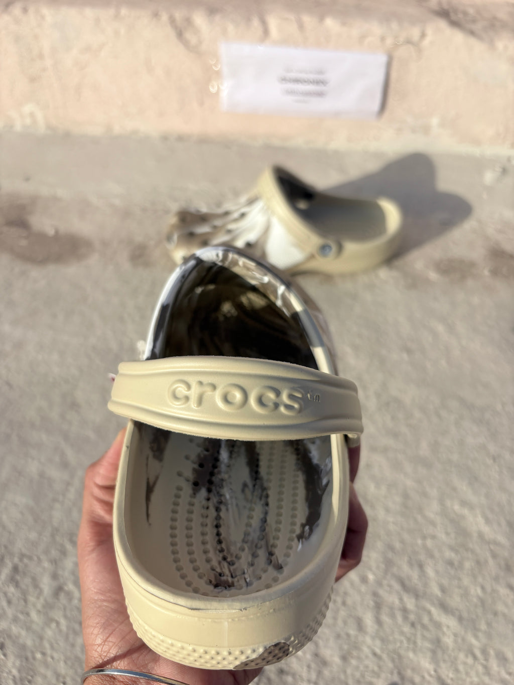 Crocs Classic clogs (Beige Golden Dune)
