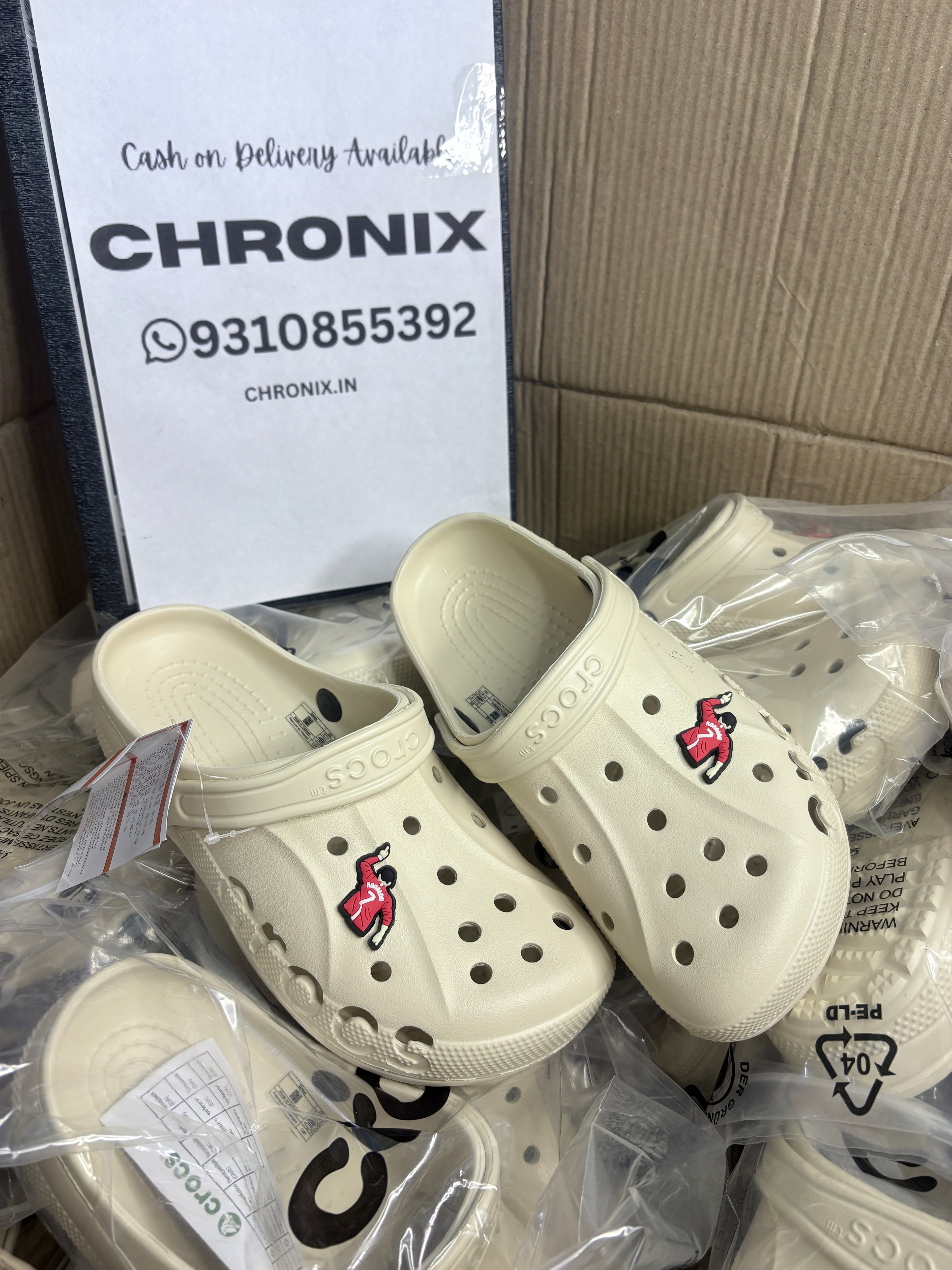 Crocs classic baya clogs (beige)