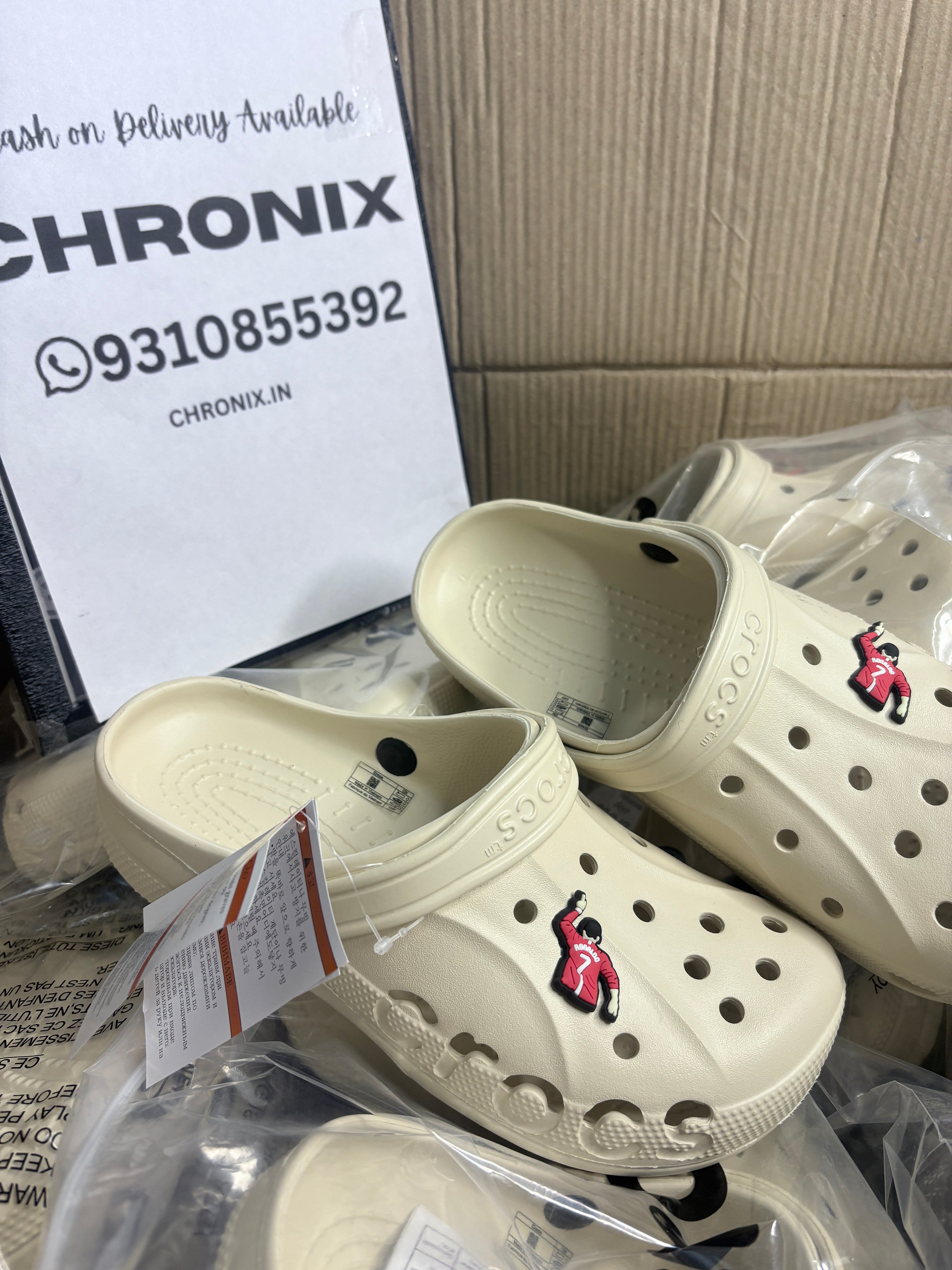 Crocs classic baya clogs (beige)