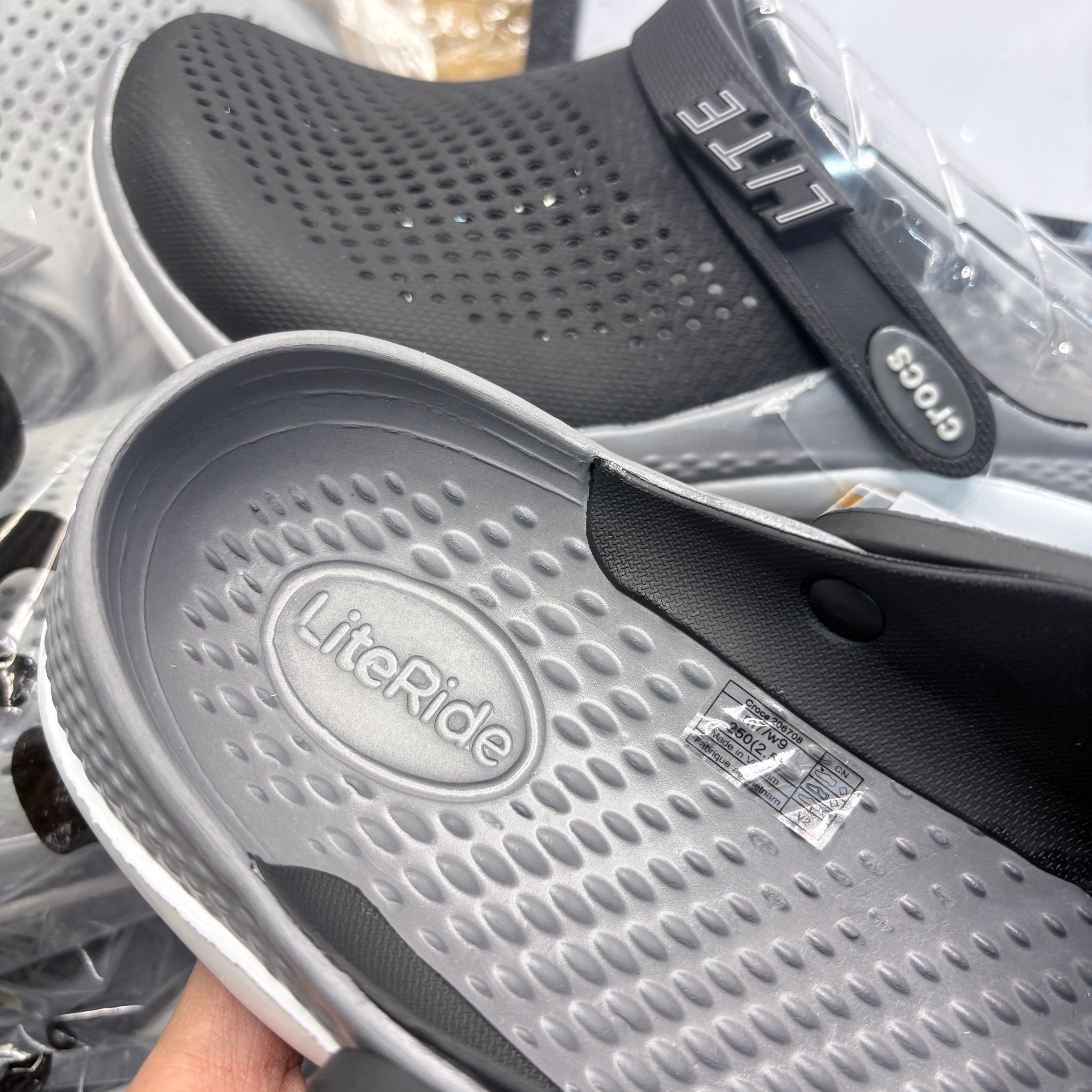 Crocs Literide 360 Clog (Black/Slate Grey)