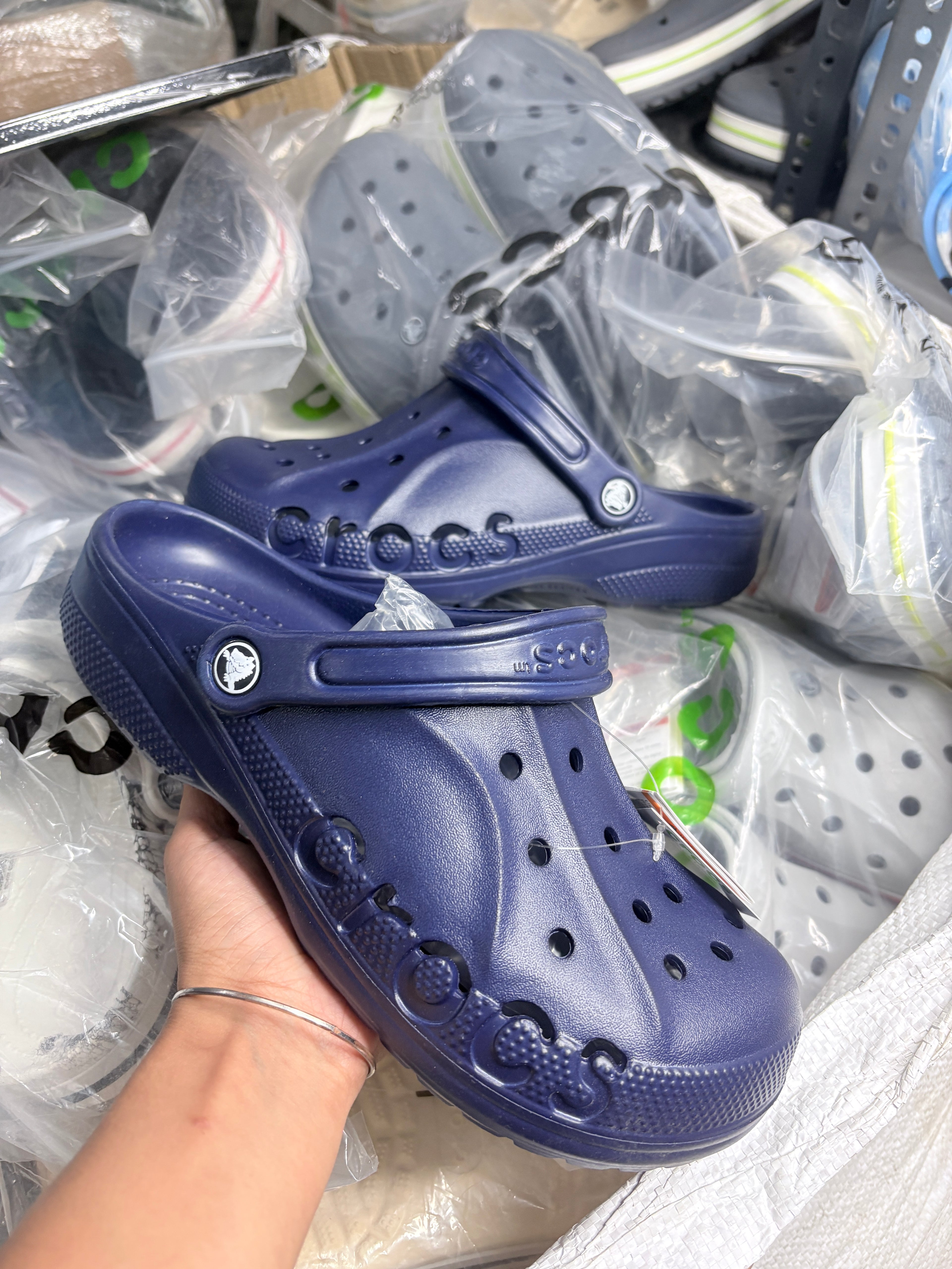 Crocs classic baya clogs (Navy Blue)