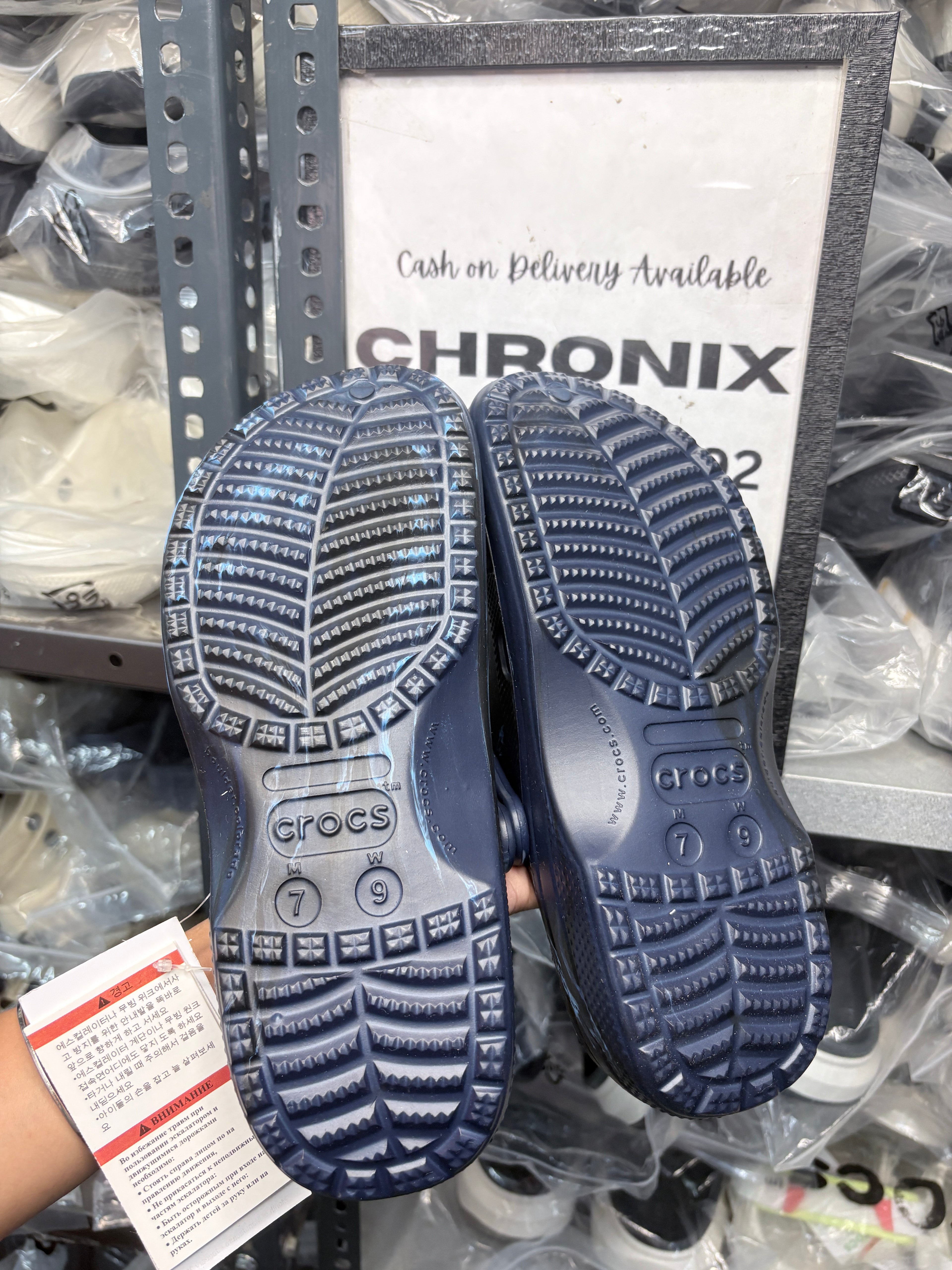 Crocs Classic clogs (Printed Dark Blue)