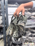 Crocs Classic clogs (Printed Army Green)
