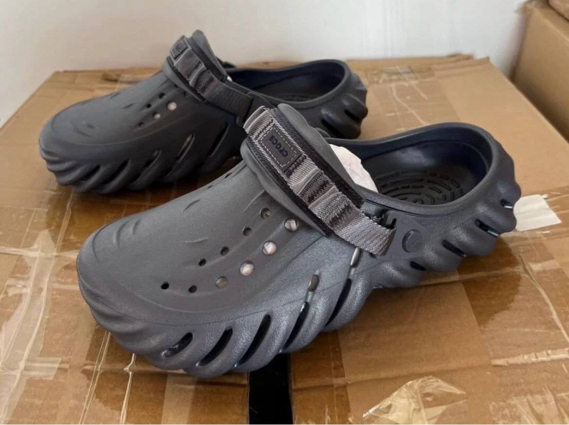 CROCS ECHO CLOG (BLACK)