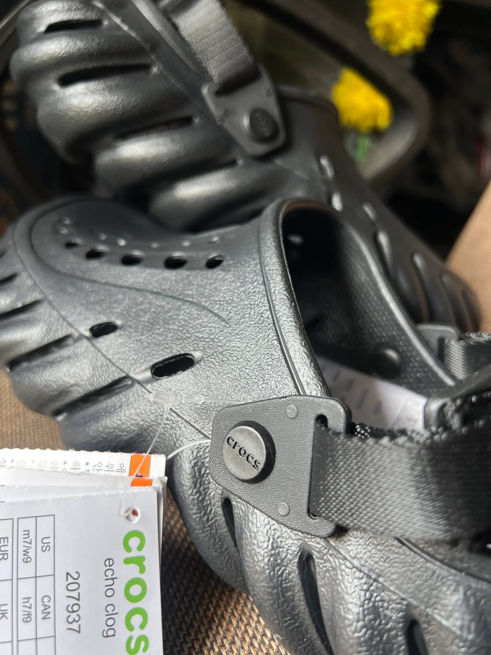 CROCS ECHO CLOG (BLACK)