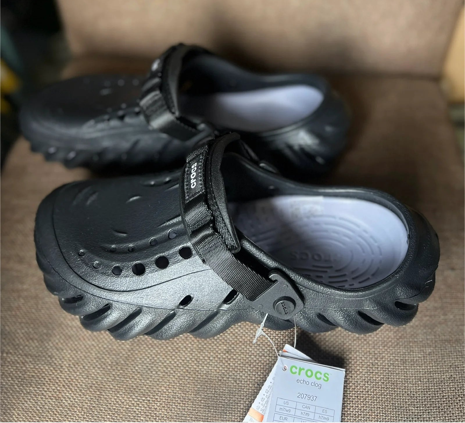 CROCS ECHO CLOG (BLACK)