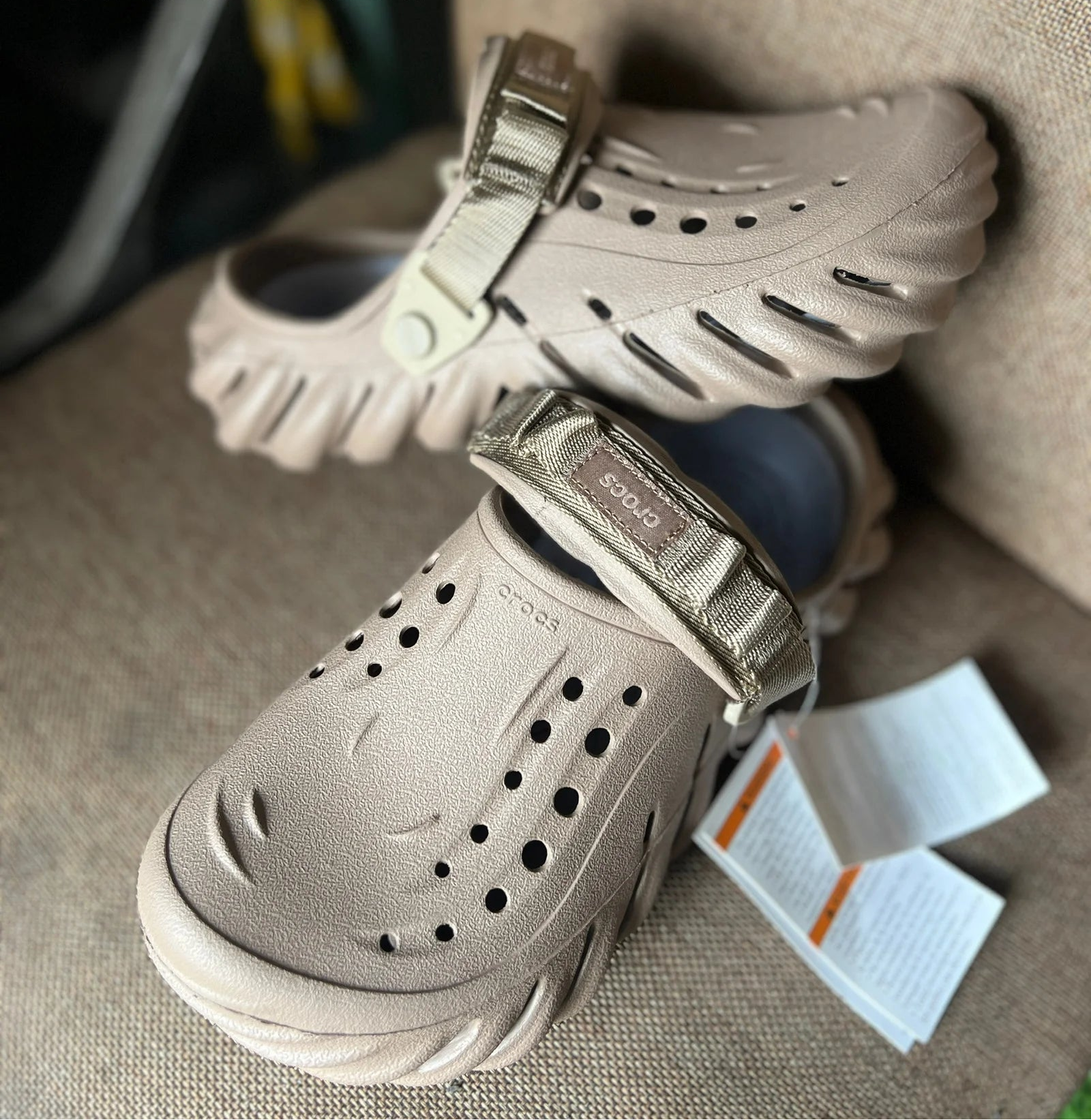 CROCS ECHO CLOG (BROWN)