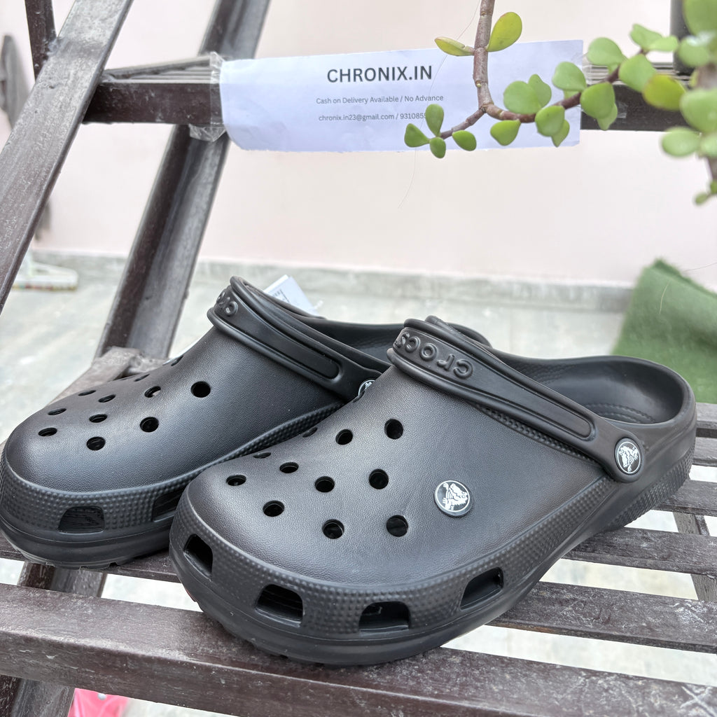 Crocs Classic Clogs (Black)