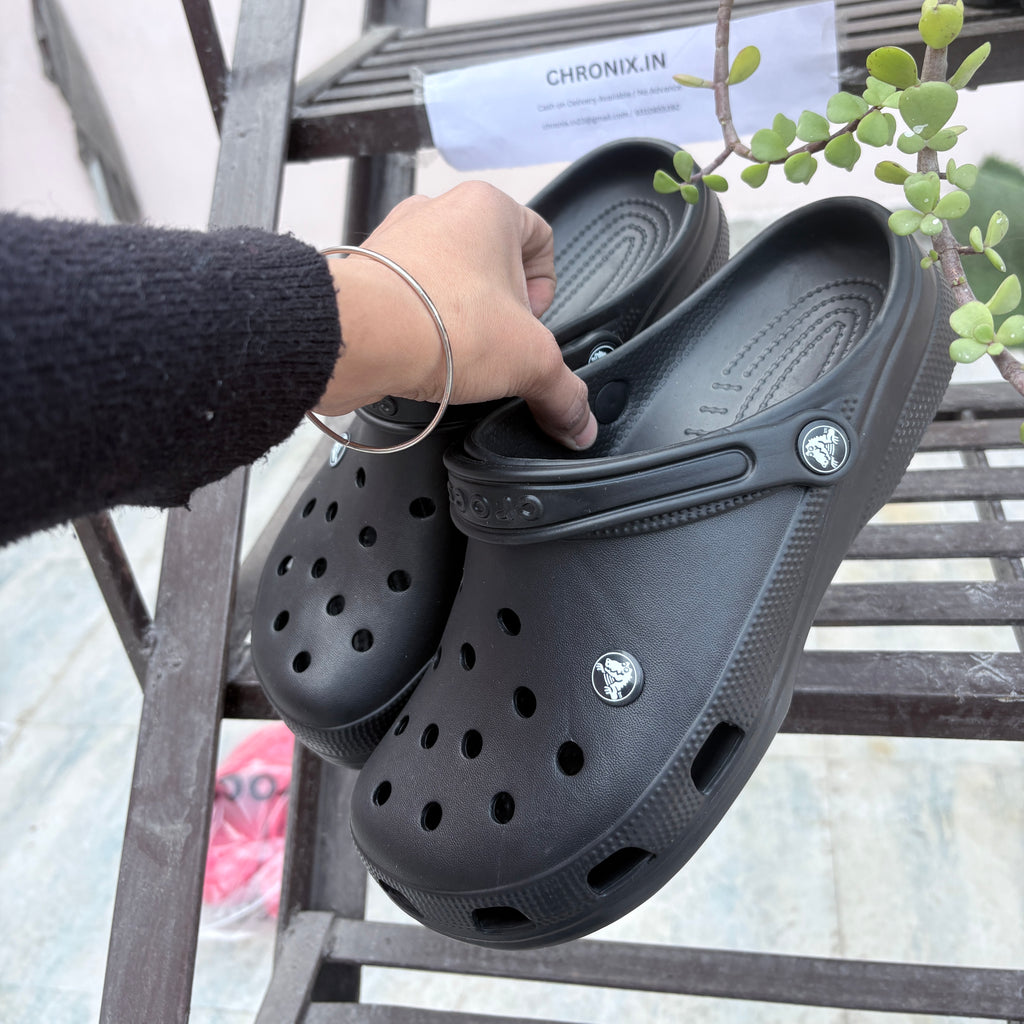 Crocs Classic Clogs (Black)
