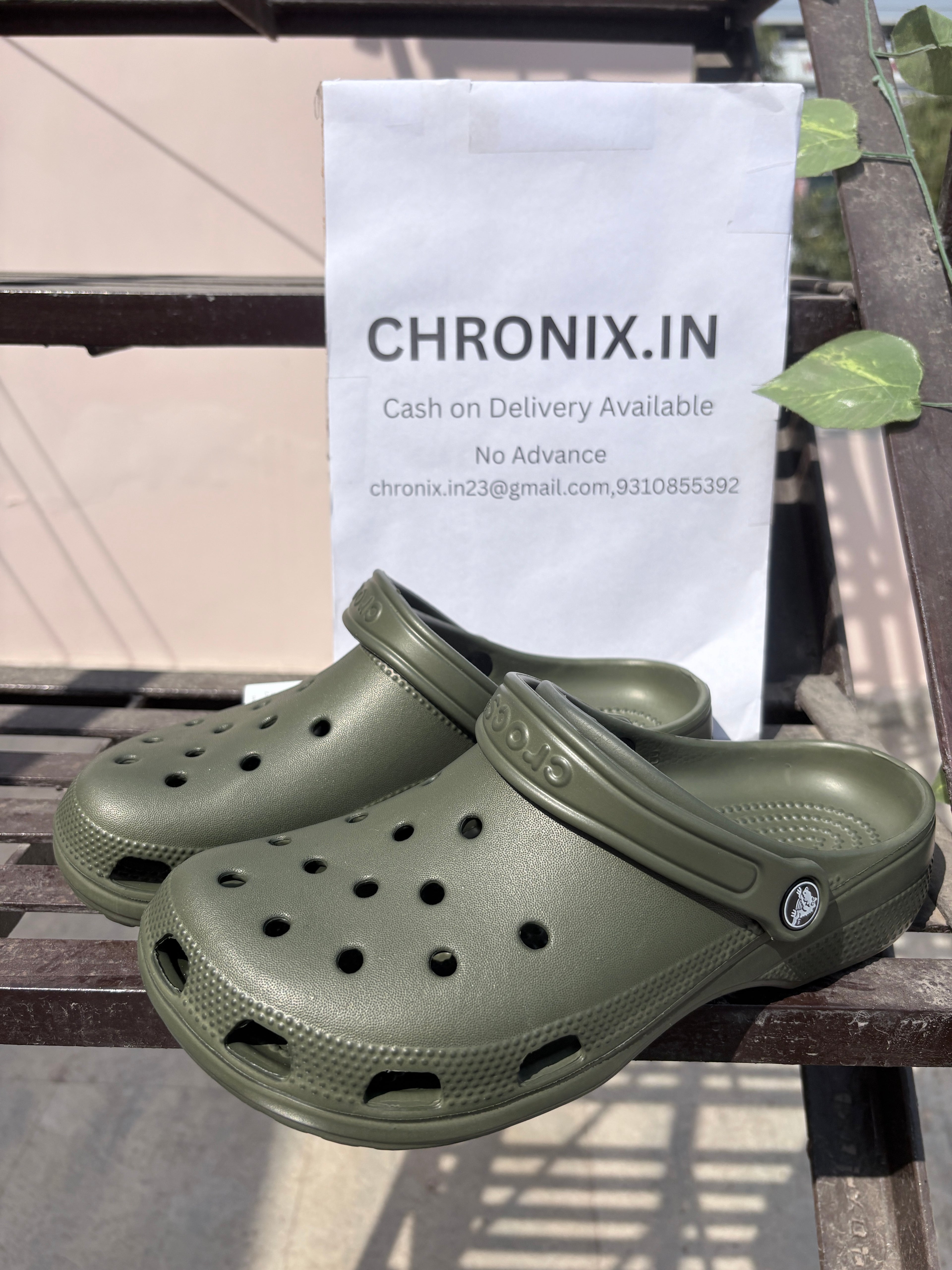 Crocs Classic Clogs (Army Green)