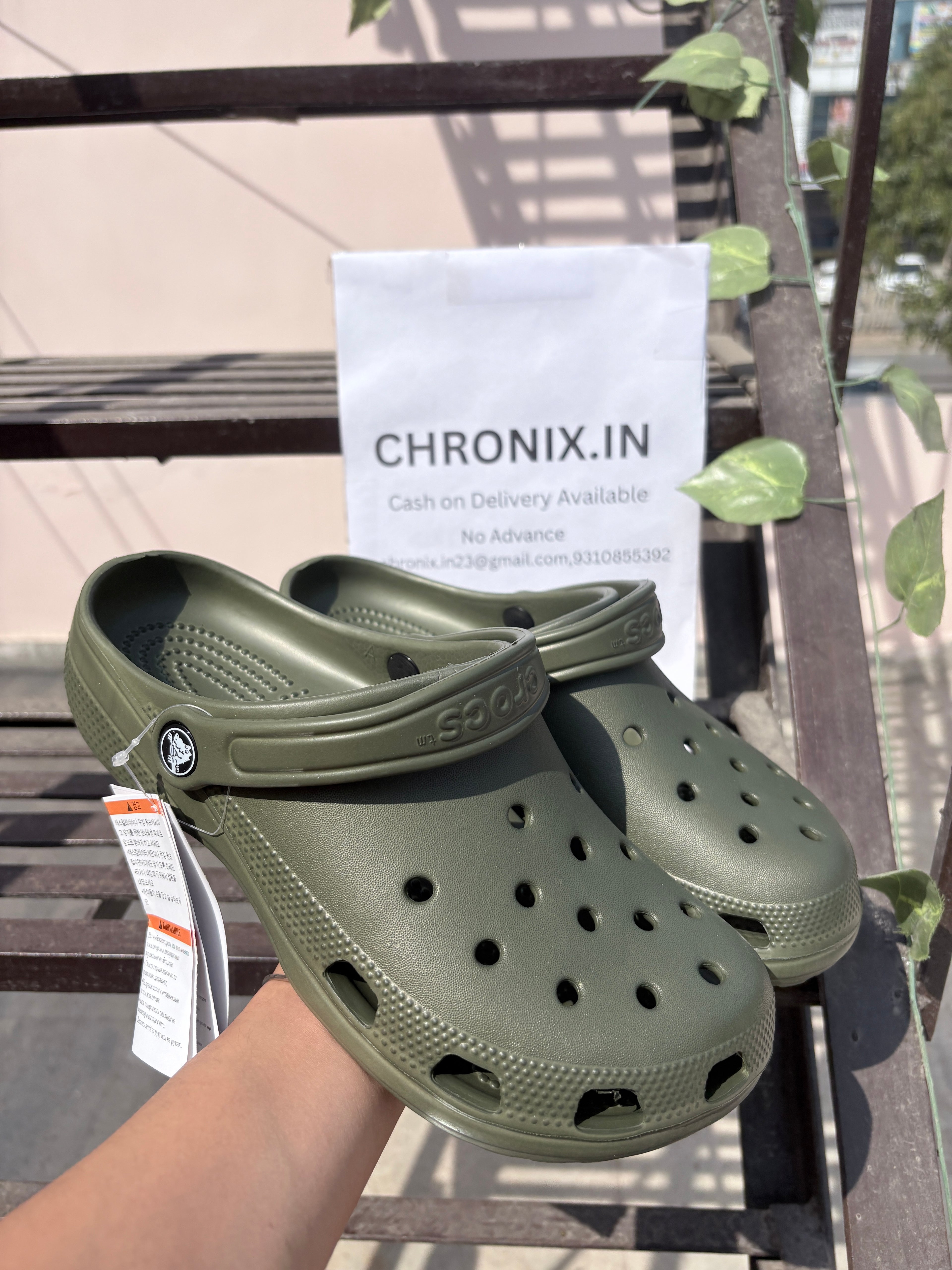 Crocs Classic Clogs (Army Green)