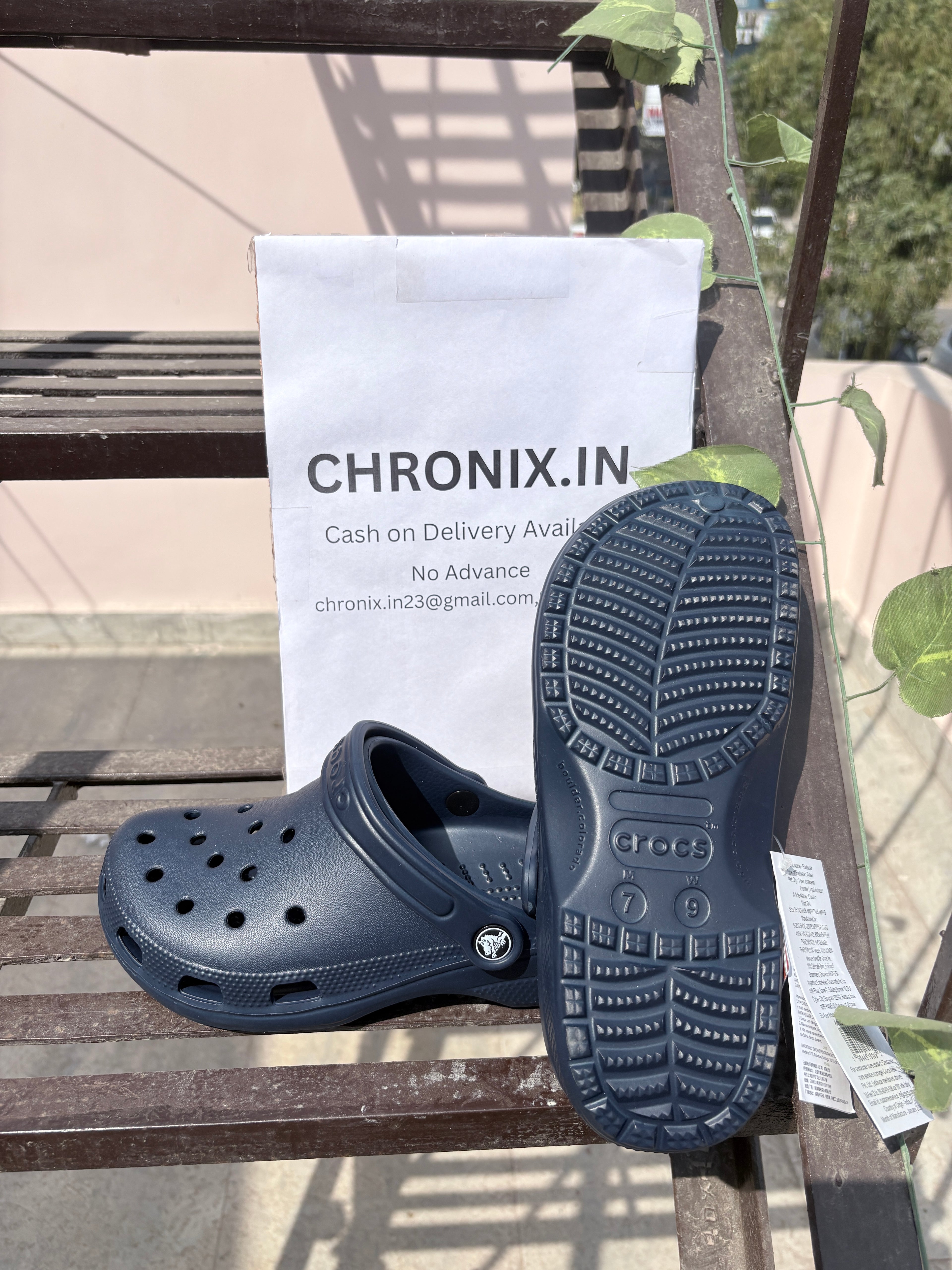 Crocs Classic Clogs (Navy Blue)