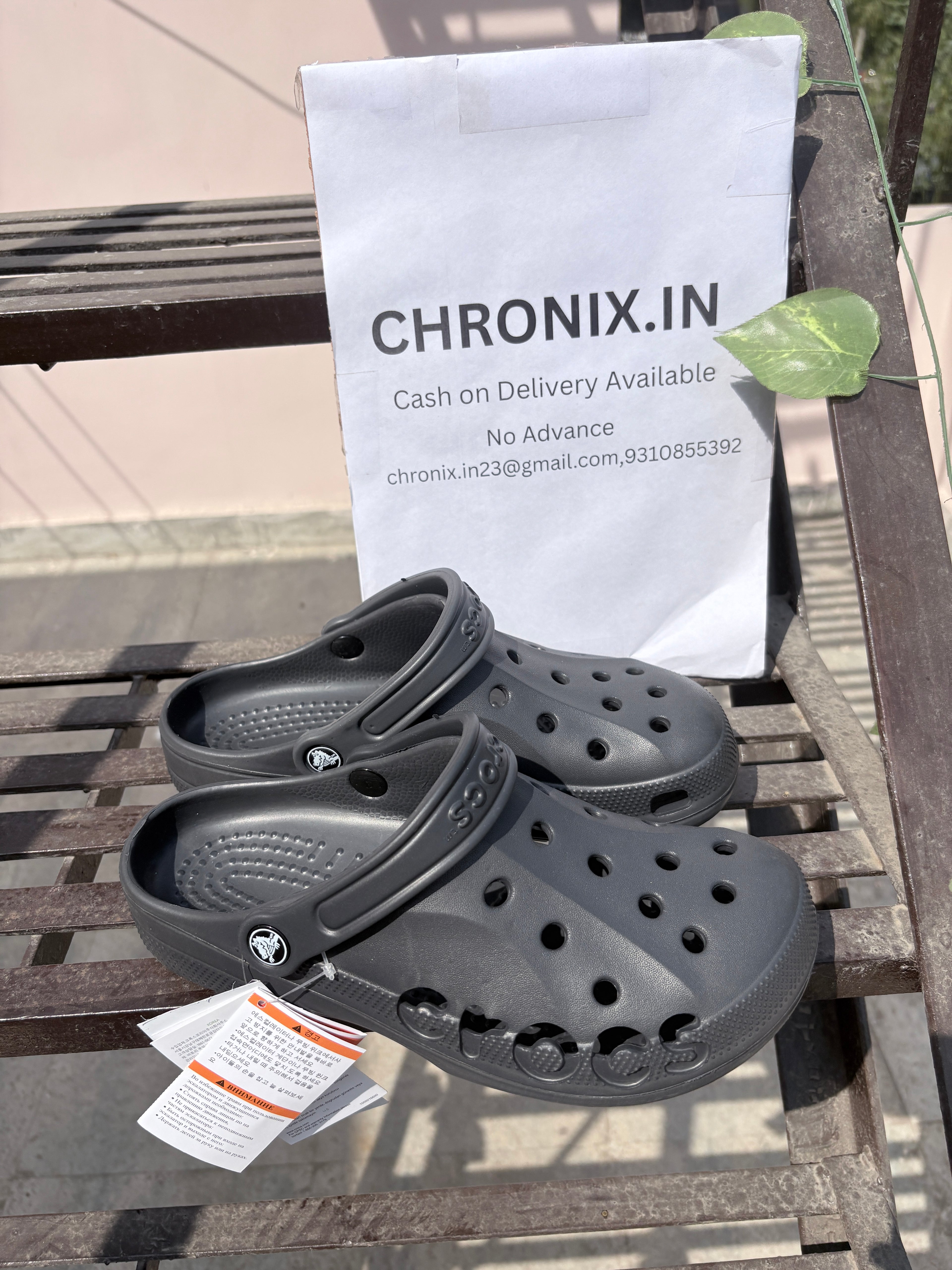 Crocs Classic Baya clogs (Dark Grey)