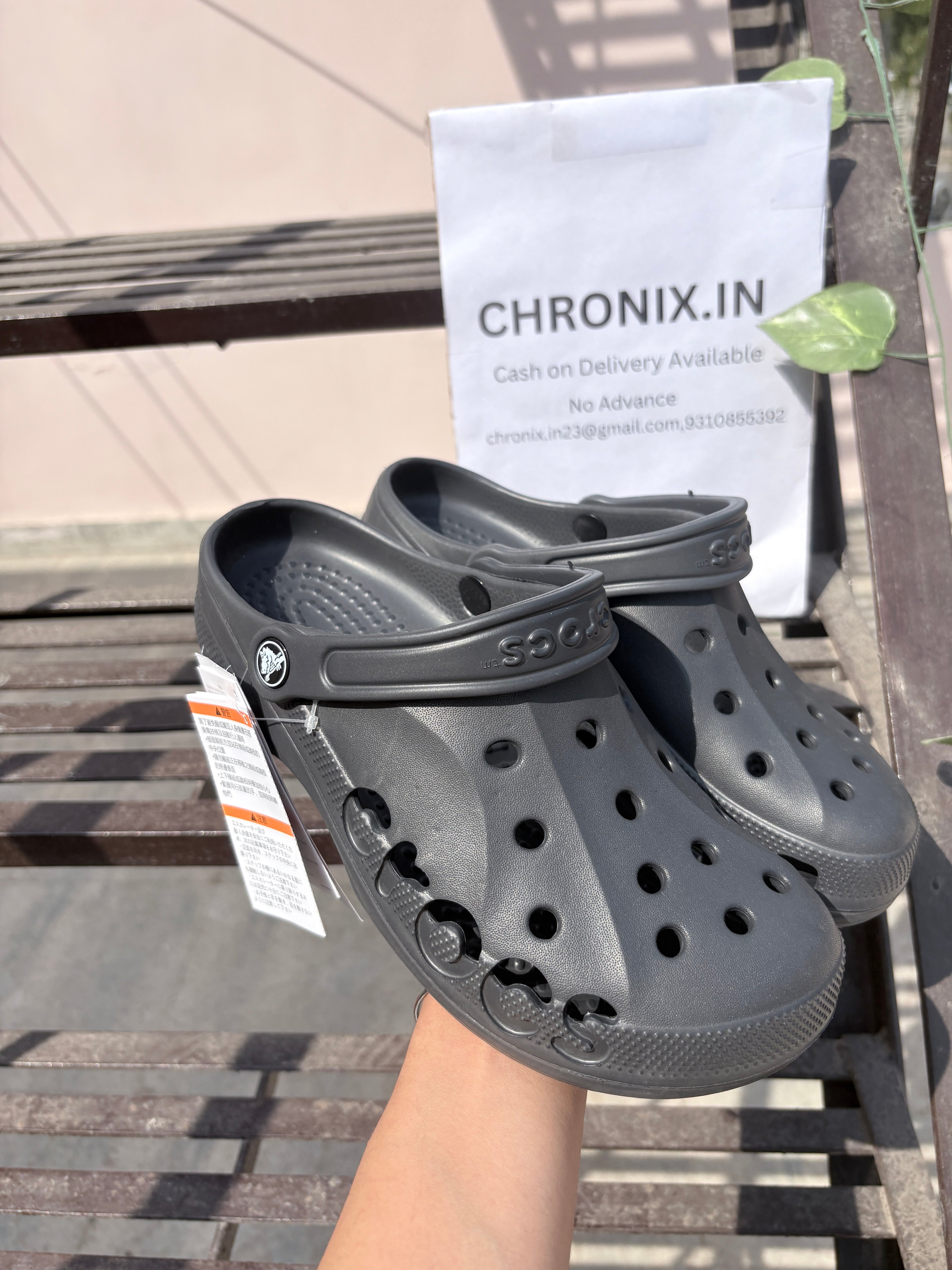 Crocs Classic Baya clogs (Dark Grey)