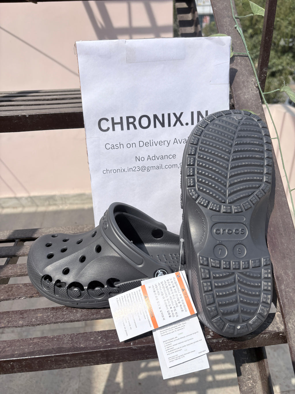 Crocs Classic Baya clogs (Dark Grey)