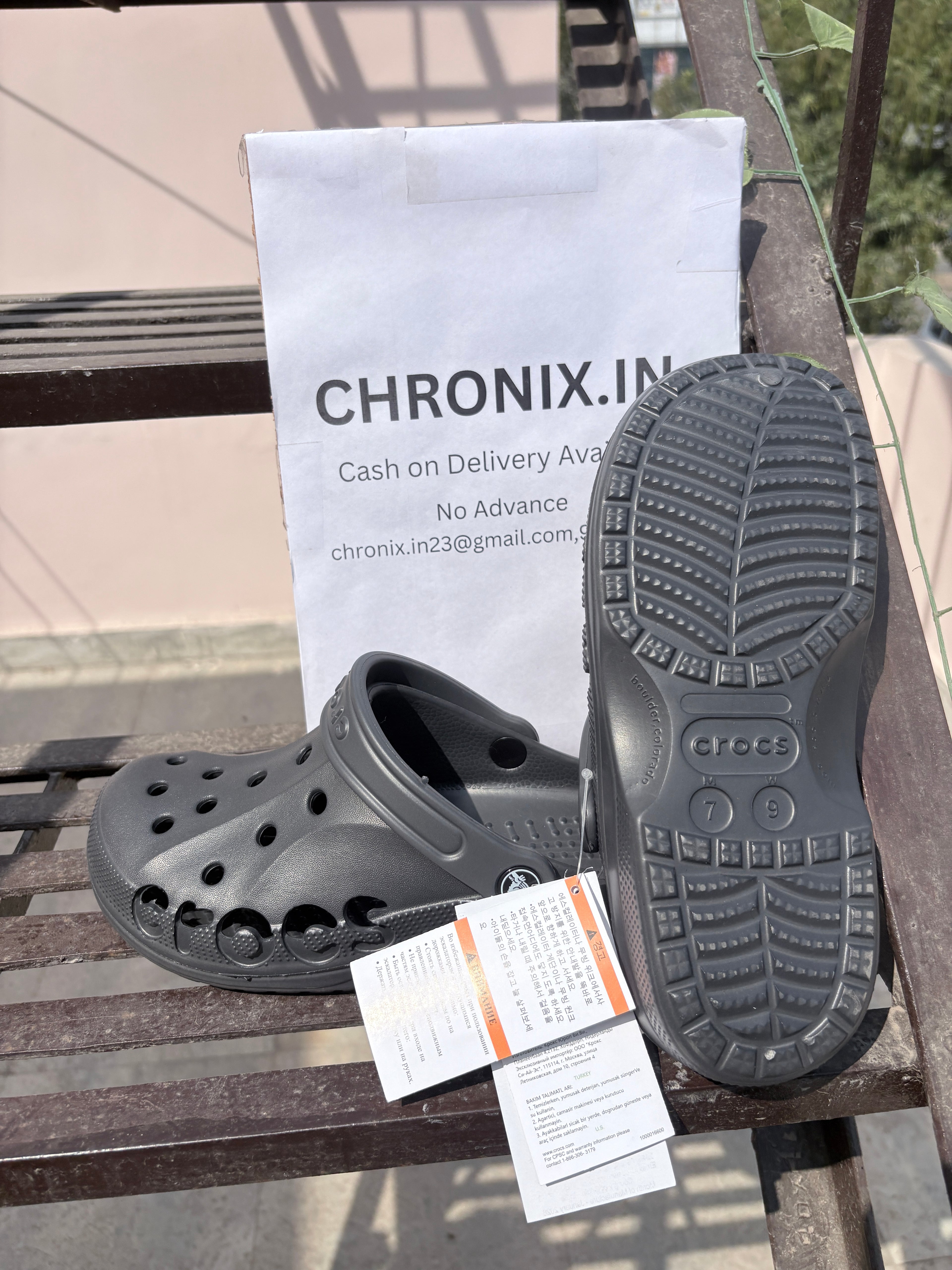 Crocs Classic Baya clogs (Dark Grey)