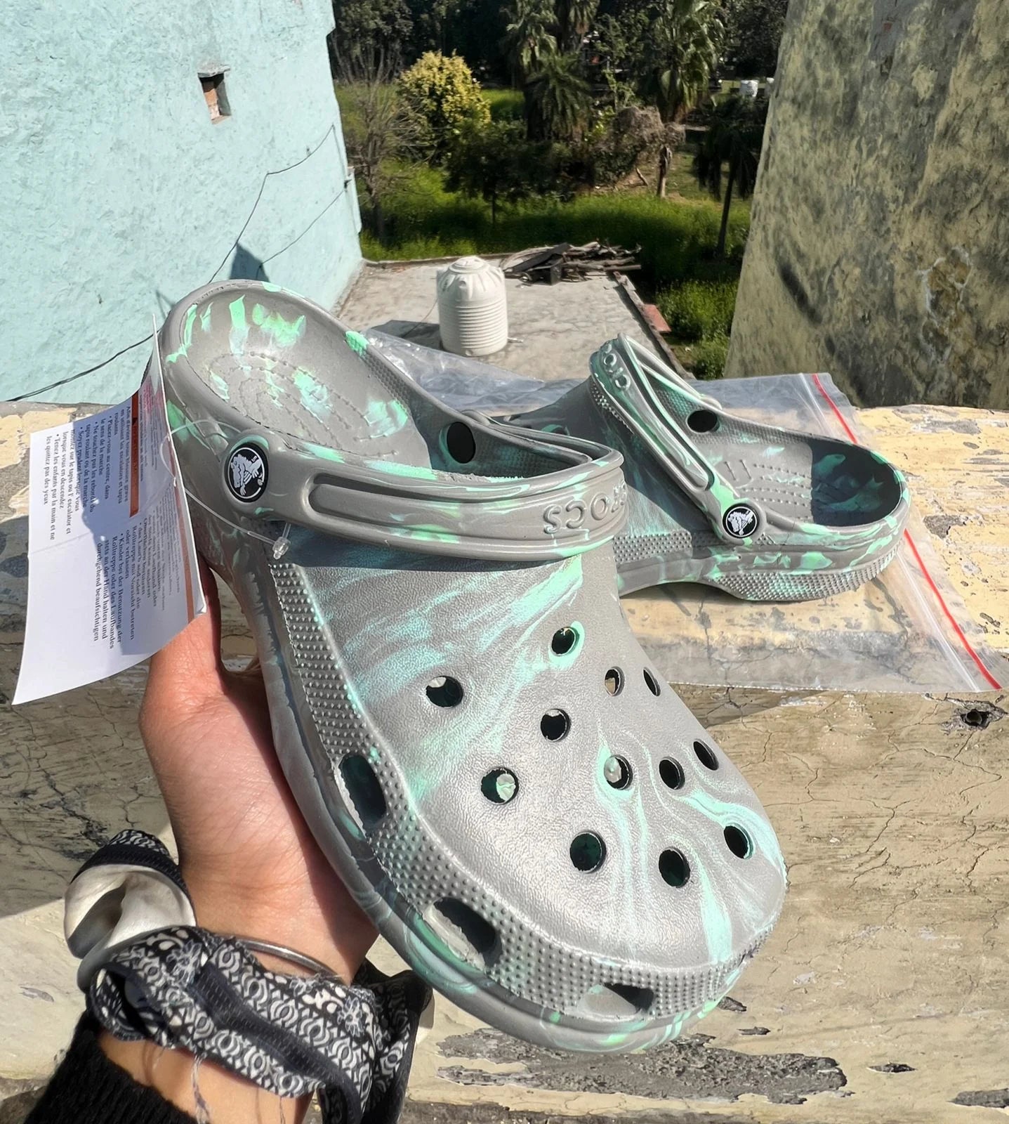 Crocs Classic Platform clogs Printed (Grey/Mint)