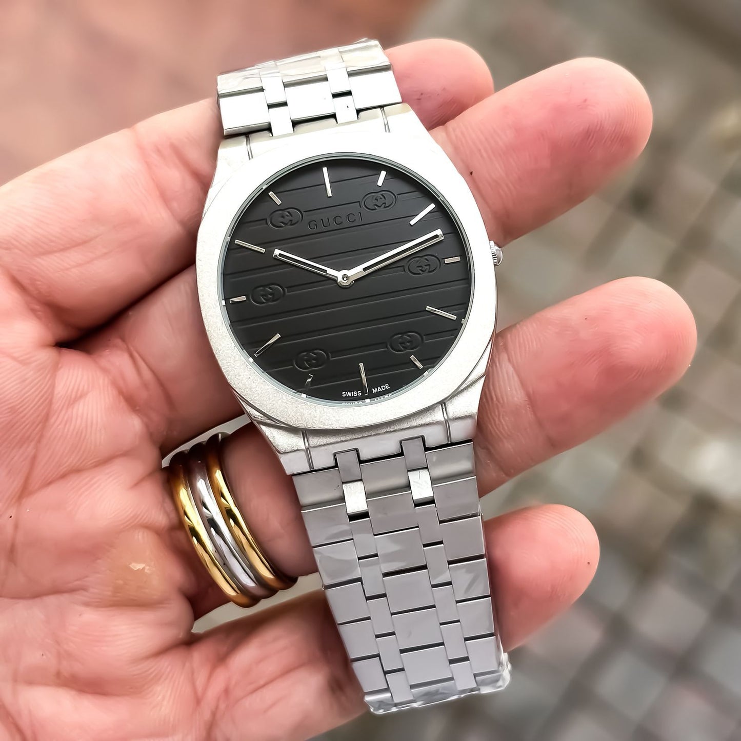 Gucci 25HSlim Black Dial