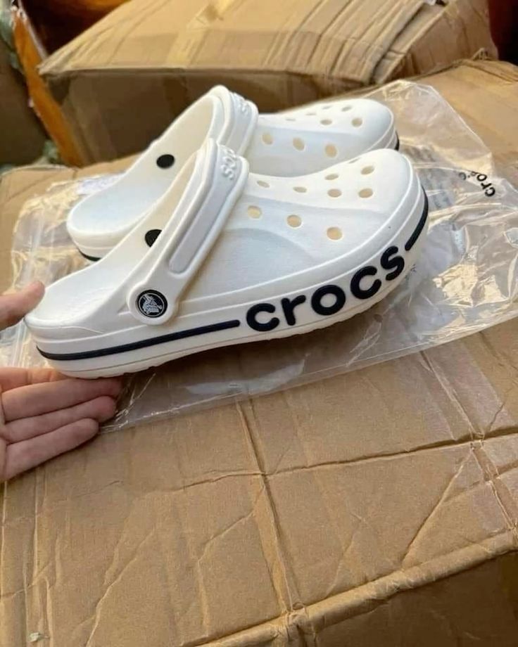 Crocs Bayaband 2.0 Clogs (White)